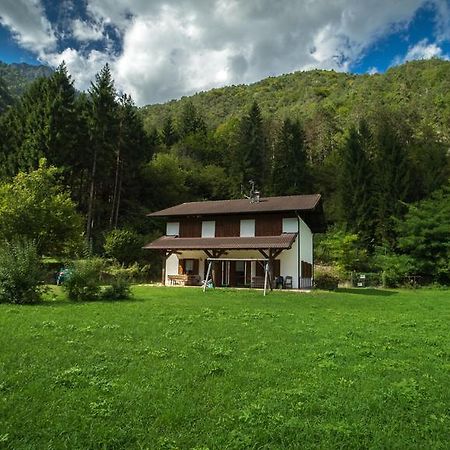 Apartamento Casa Al Portico Pieve Di Ledro Exterior foto