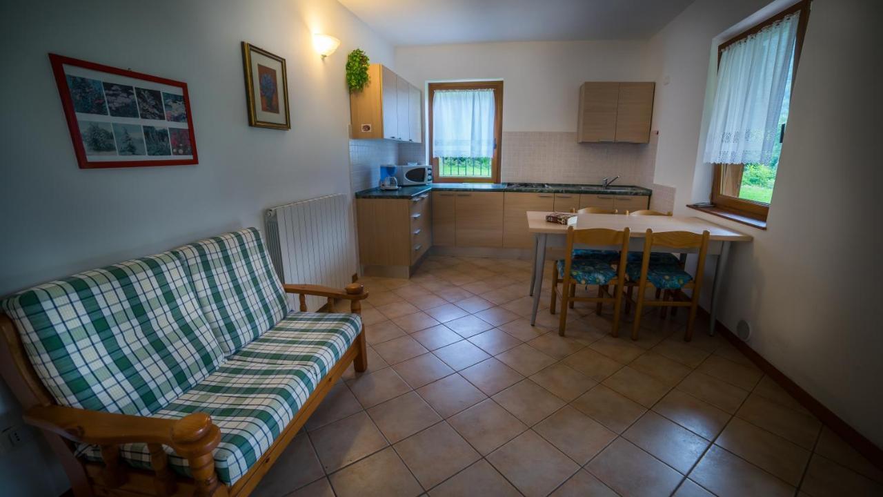 Apartamento Casa Al Portico Pieve Di Ledro Exterior foto