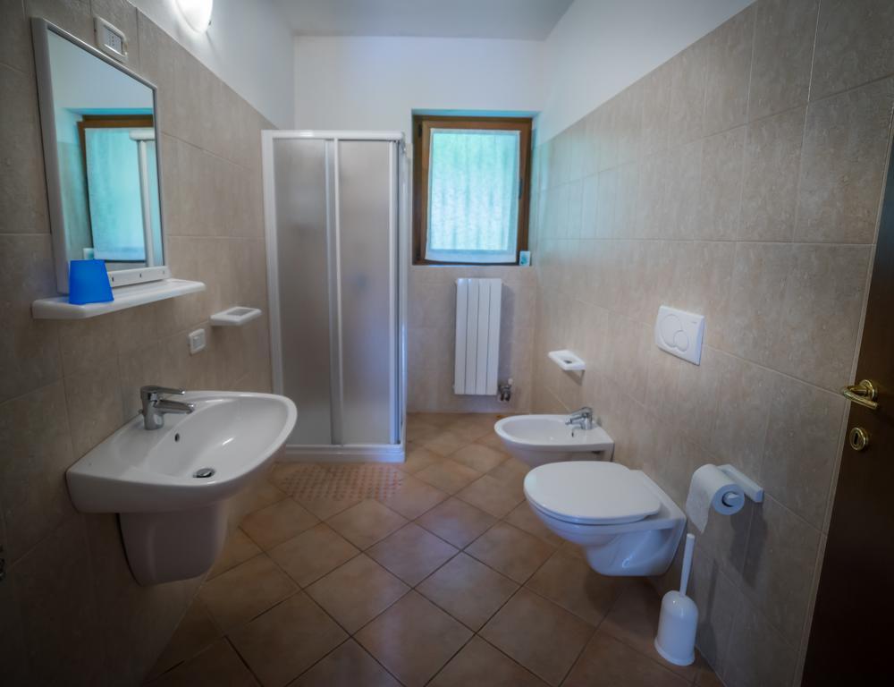 Apartamento Casa Al Portico Pieve Di Ledro Exterior foto
